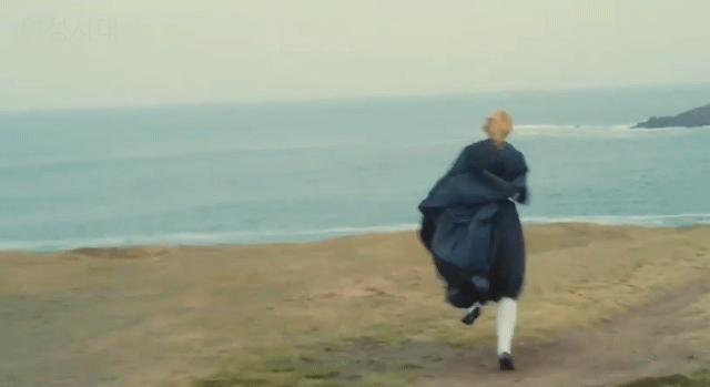 아가씨 초상화를 그려야 하는데, 화가인걸 숨기고 산책친구인척 하래요. 근데 자꾸 끌리는데 어떡하죠.jpg | 인스티즈