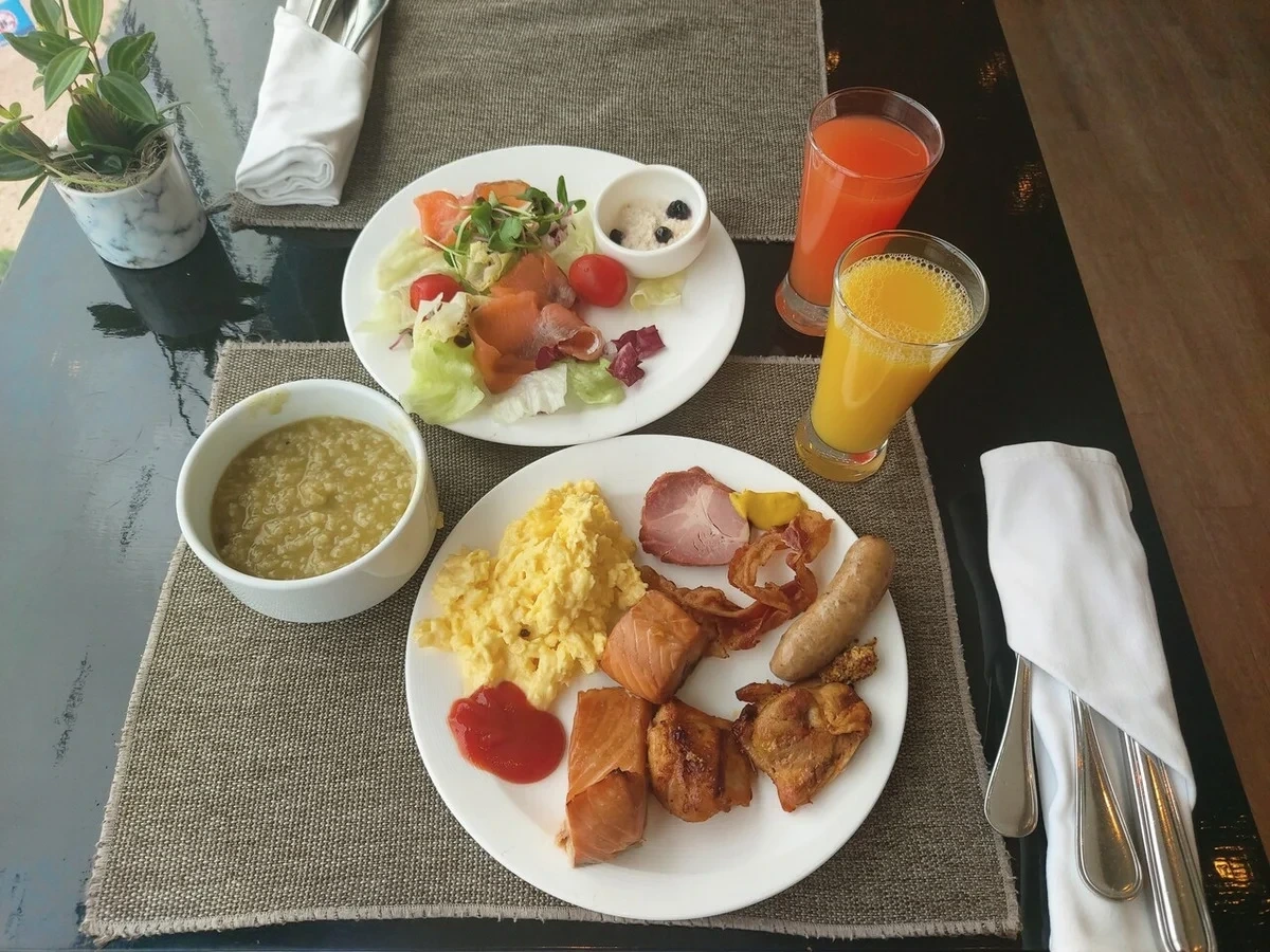 여행할 때 호텔에서 서비스로 나오는 조식에 갈리는 의견 | 인스티즈