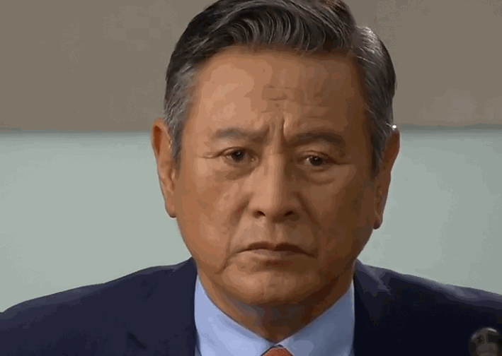 엄하게 생긴 할아버 귀여운 강아지 산책 시키는 게 웃긴 달글 | 인스티즈