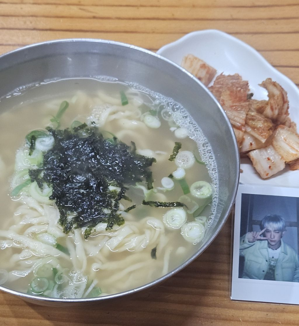 웅이칼국수 이미지