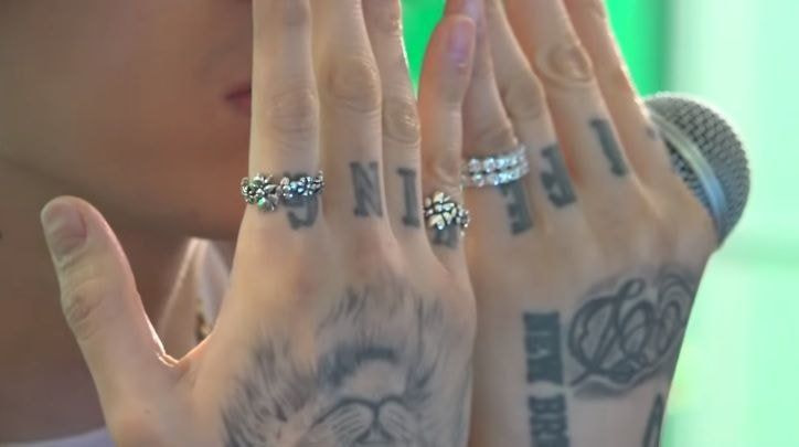 팬들이 웃으면서 지갑 턴다는 aomg 굿즈 퀄리티…jpgif | 인스티즈
