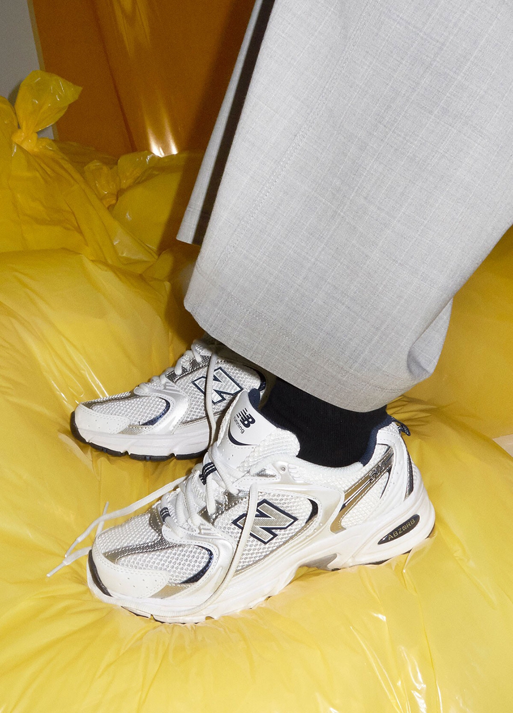 진짜 사고 싶어도 물량이 없어서 살 수가 없을 정도였다는 뉴발란스 신발 | 인스티즈