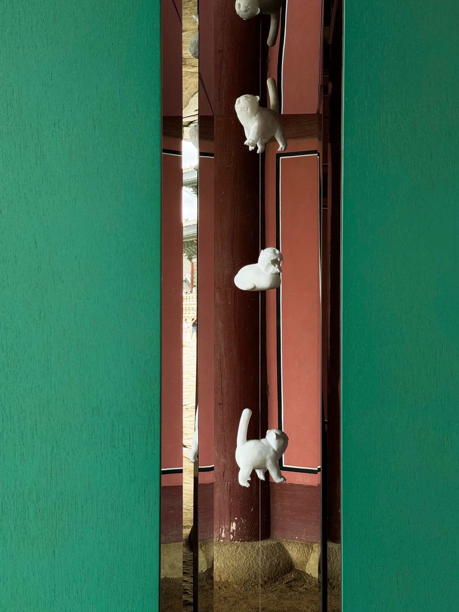 오늘 오픈한 전시 경복궁 생각>에서 만난 복랑이(경복궁 호랑이)들.twt | 인스티즈