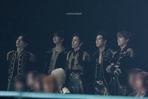 대상 받는 아이브 보는 몬스타엑스 표정 | 인스티즈