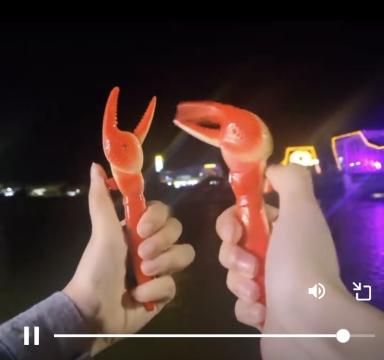 와 영덕에서 대게 먹었는데 사장님이 무려 " 대게 볼펜 ” 을 주심 … .twt 🦀 | 인스티즈