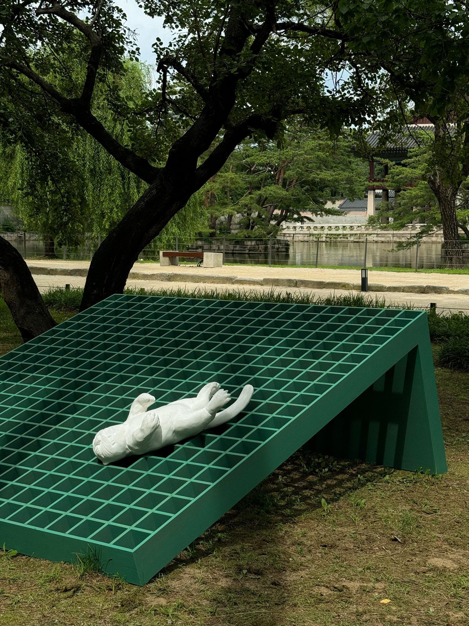 오늘 오픈한 전시 경복궁 생각>에서 만난 복랑이(경복궁 호랑이)들.twt | 인스티즈