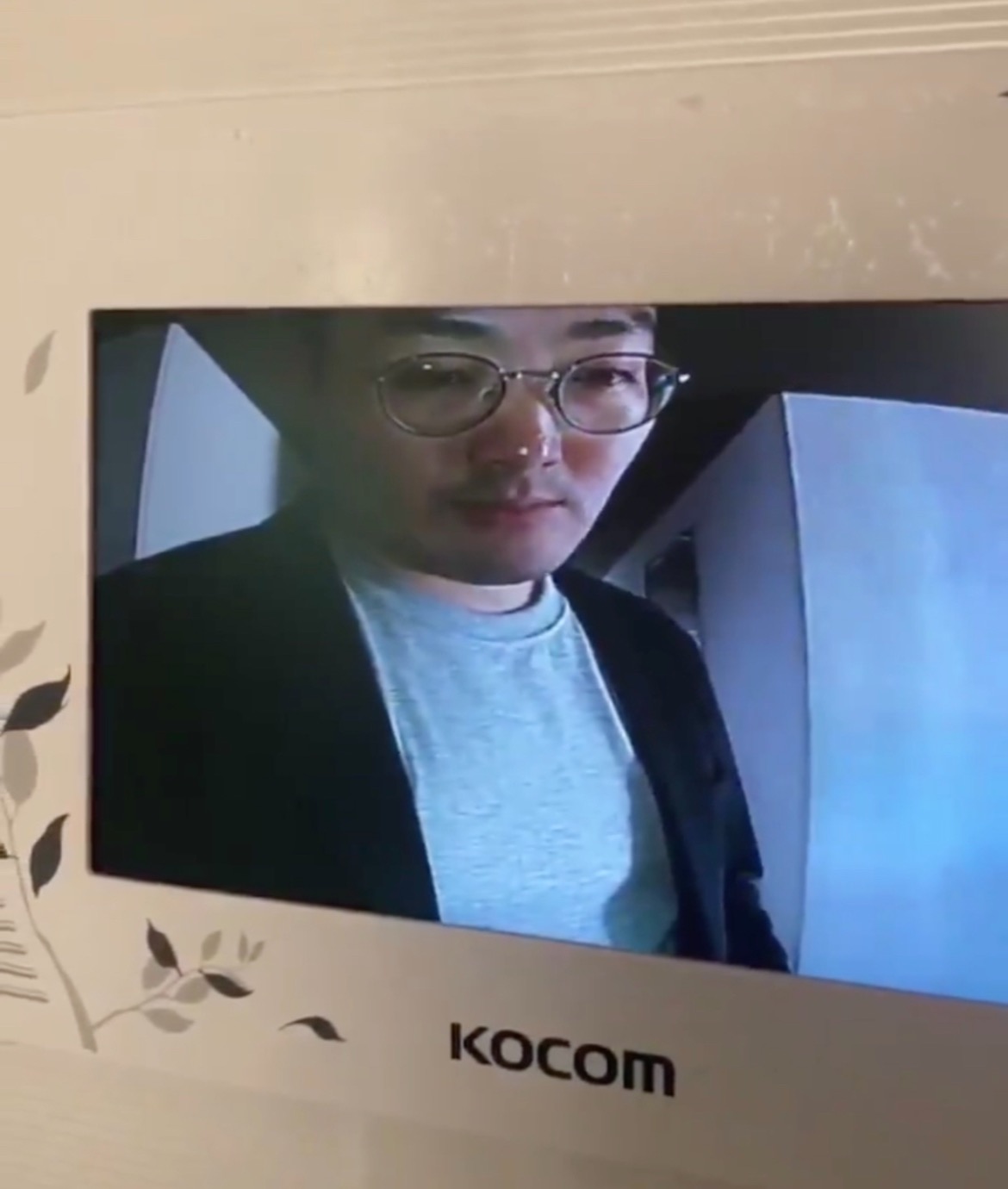 조국 딸 집까지 쫓아가 방문 두드린 기자 | 인스티즈