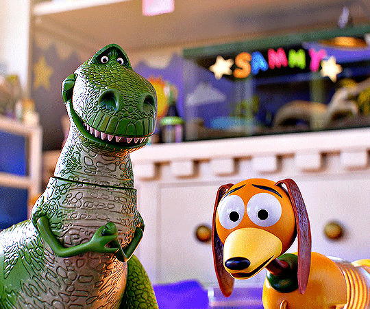 '더 이상 장난감을 갖고 놀지 않는 시대'를 다루는 토이 스토리 5 | 인스티즈