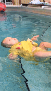 미국에서 신생아 수영 훈련할때 아기를 풍덩 던지는 이유 | 인스티즈