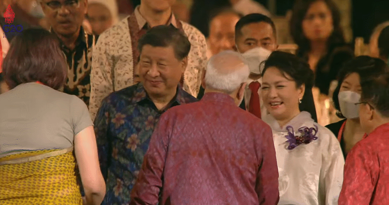 굥보고 가서 빨리 놀라고 하는 명신이 | 인스티즈