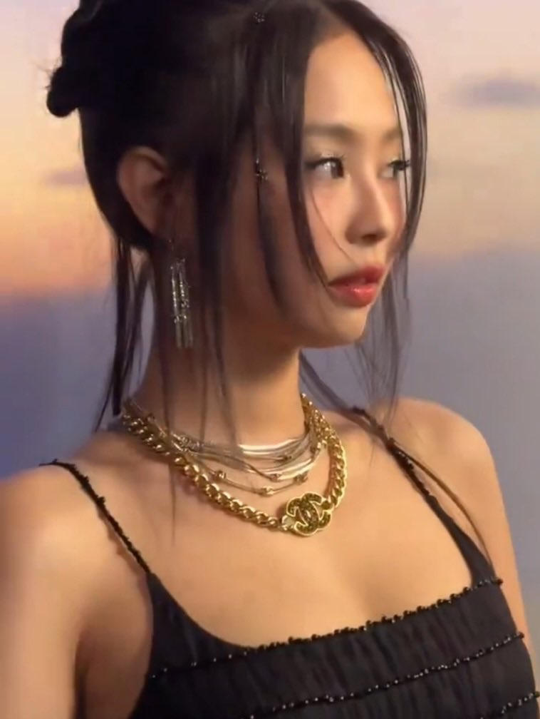 파리 샤넬쇼 참석한 블랙핑크 제니 | 인스티즈