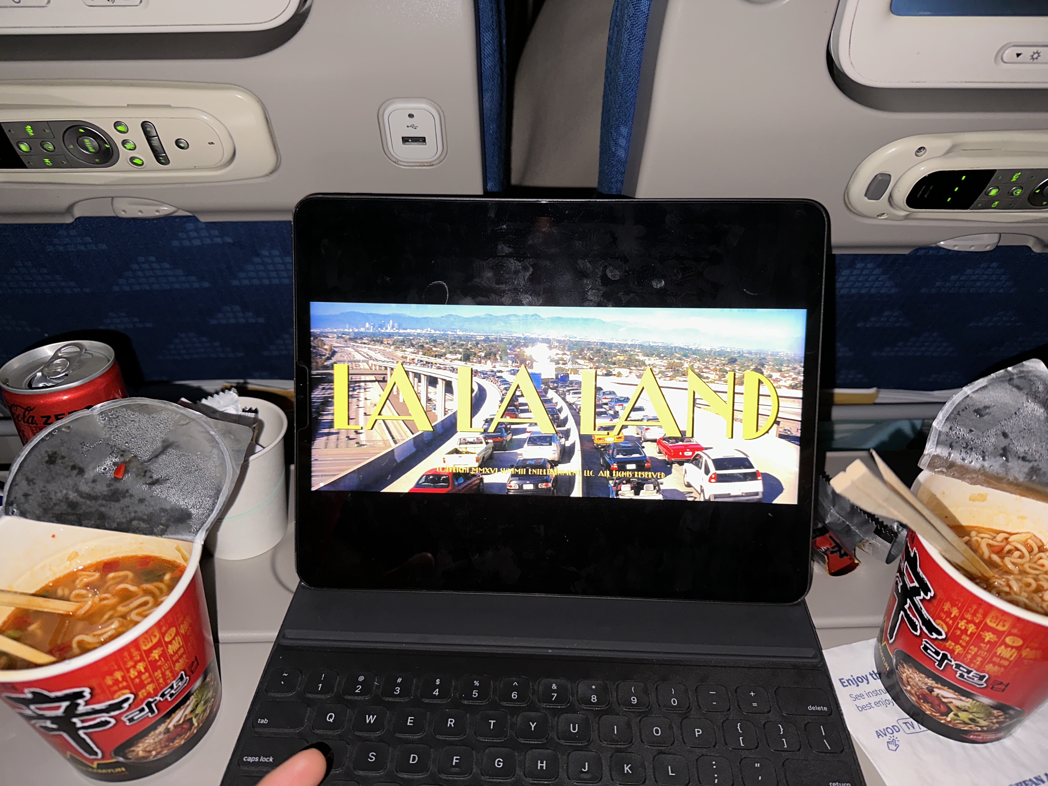 🇰🇷✈️🇺🇸✈️🇲🇽✈️🇺🇸✈️🇰🇷 - FROM. 8TURN - 8TURN (에잇턴) 공식 팬카페