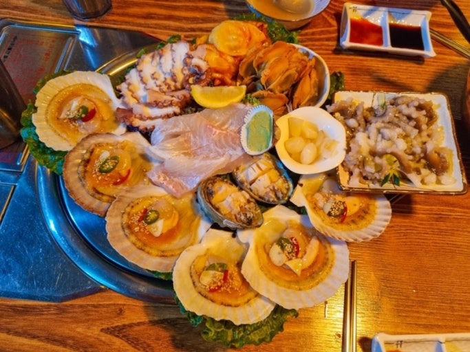 30살 이상부터 입장 가능하다는 홍대 해물요리 식당 | 인스티즈