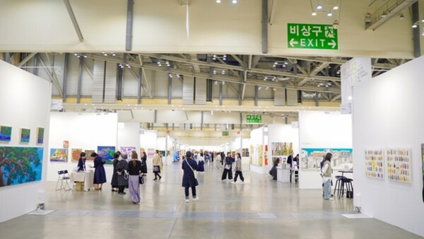 아트사월 이미지