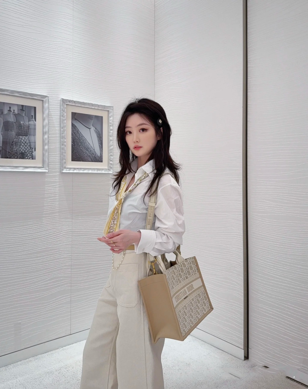 디올 이미지