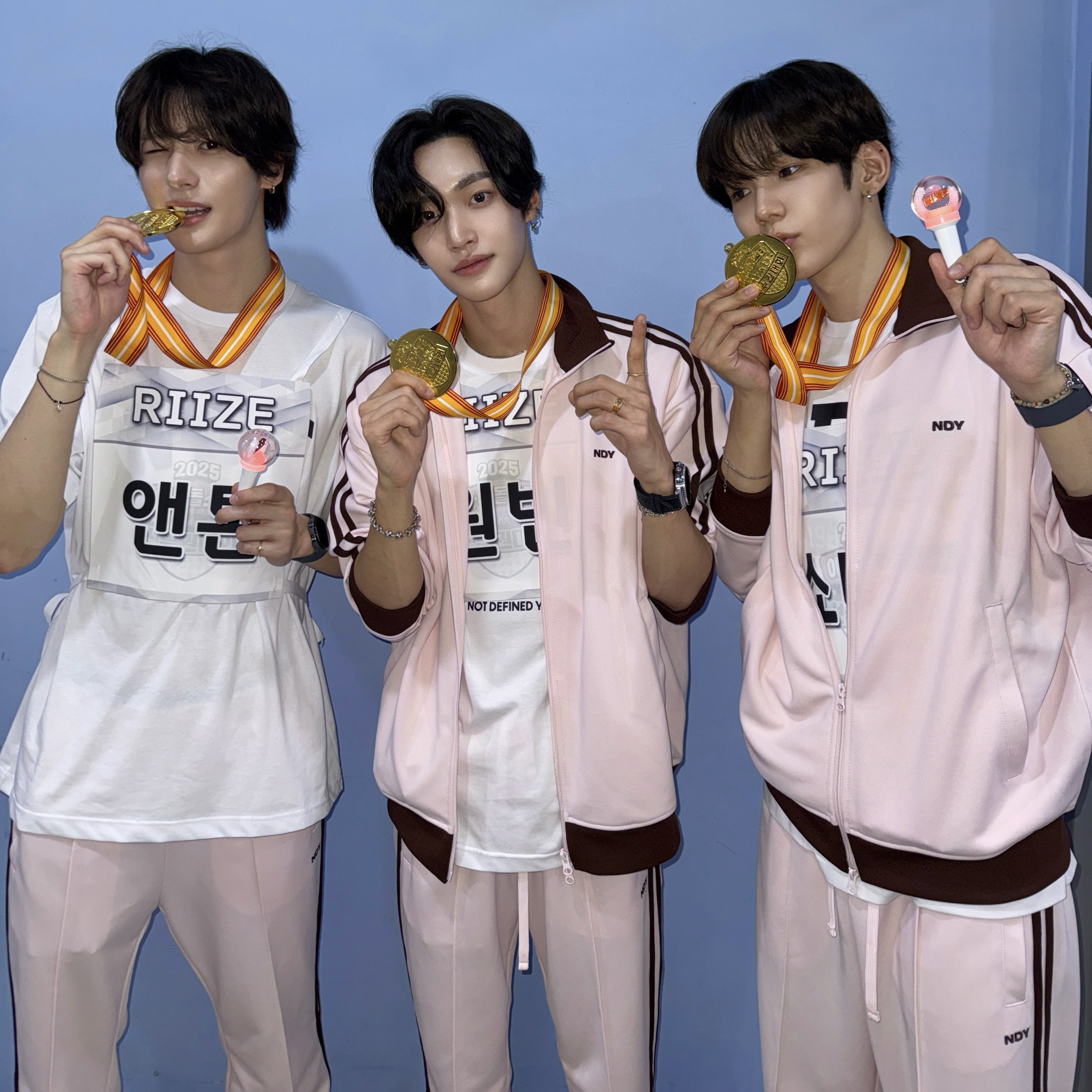 20251008아육대트위터공계가족사진