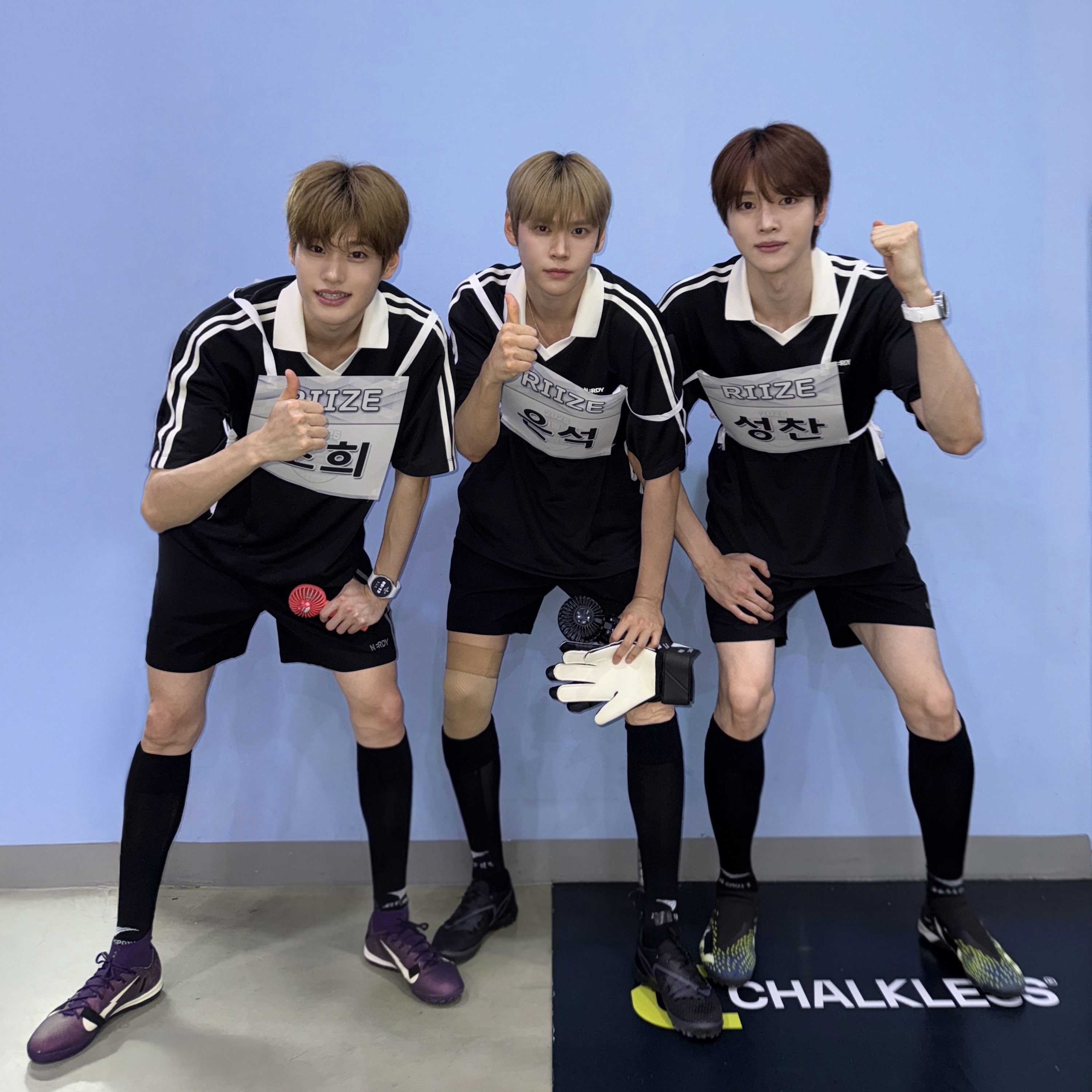 20251008아육대트위터공계가족사진