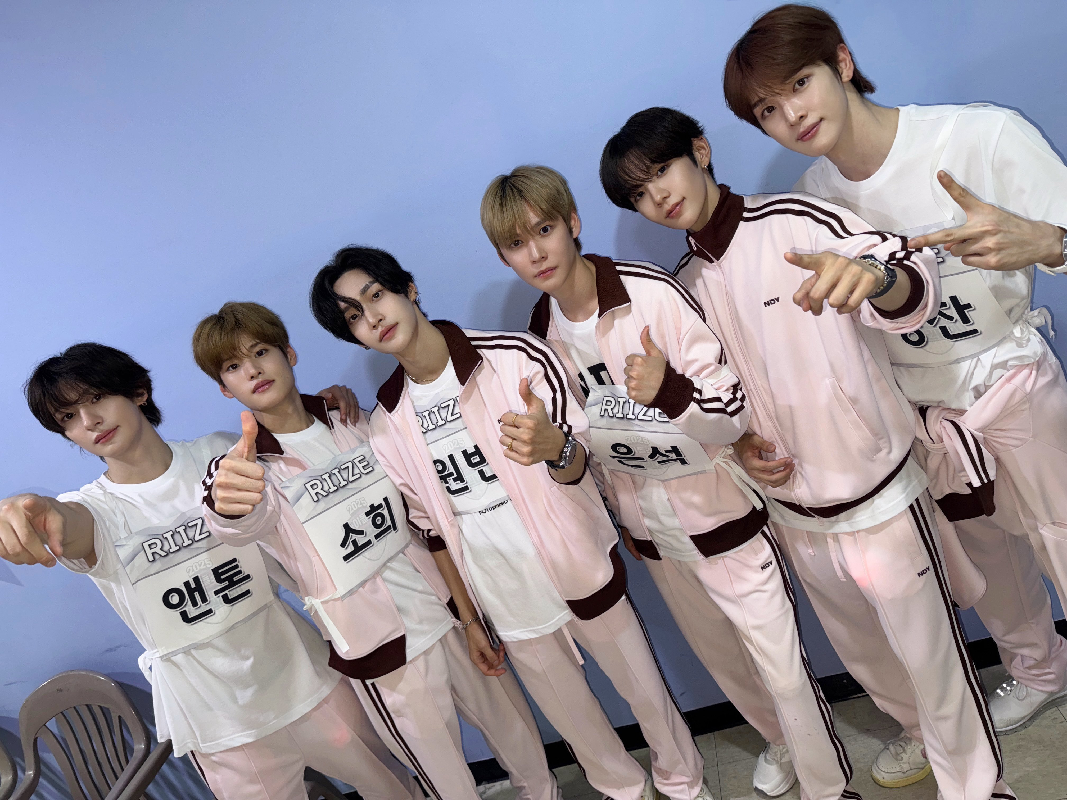 20251008아육대트위터공계가족사진