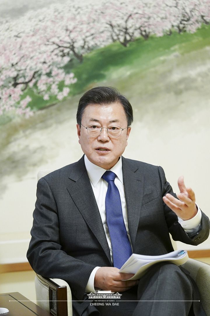 4년 만에 얼굴 많이 상한 문재인대통령 | 인스티즈