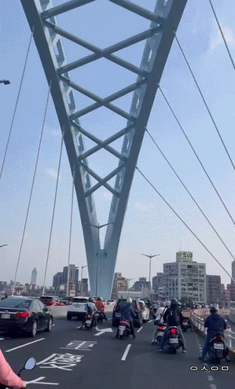 지진 발생 당시 대만의 상황.gif | 인스티즈