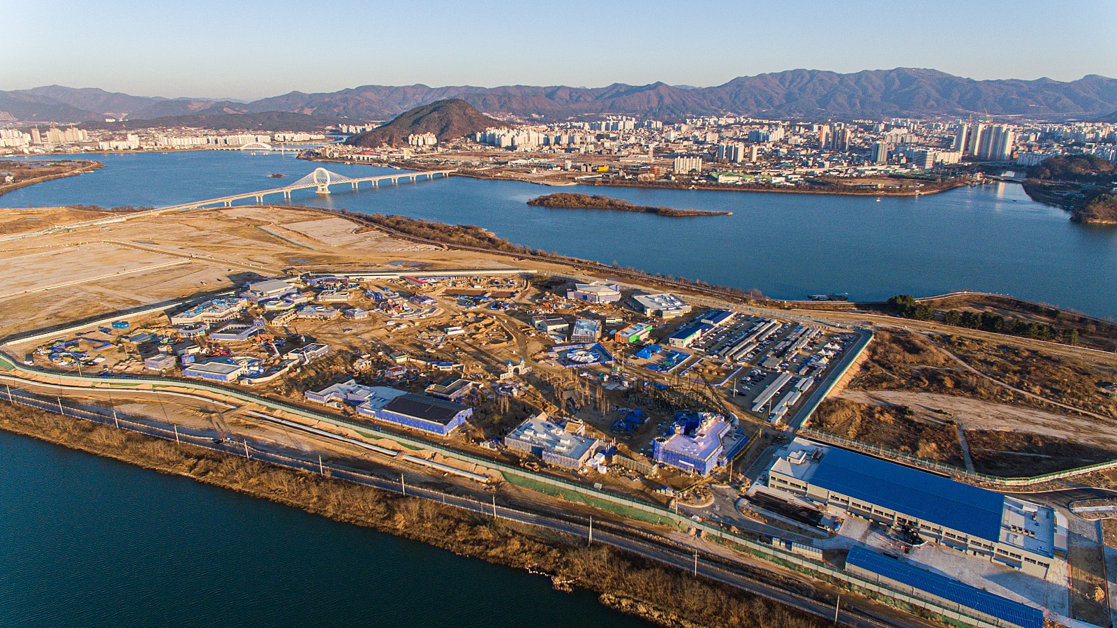 0f03c1989875f5be63649aa67781eda3bb18f638