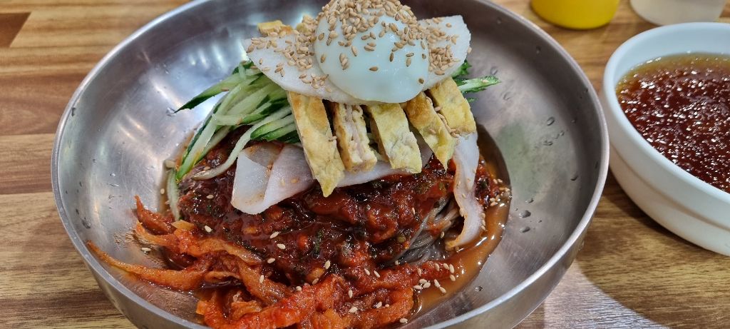 메밀고밀면 이미지