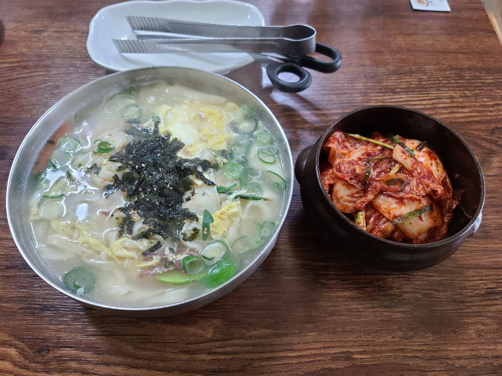 운천칼국수 이미지