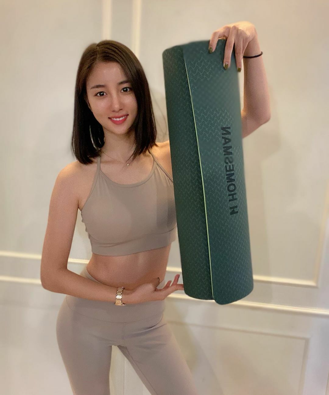 비스게 눈높이에 한참 미달수준.. 필라테스 강사(걸그룹 출신) - 非스포츠 게시판 - I Love NBA