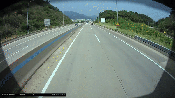 고속도로에 시선유도봉이 다 부러져 있는 이유 | 인스티즈