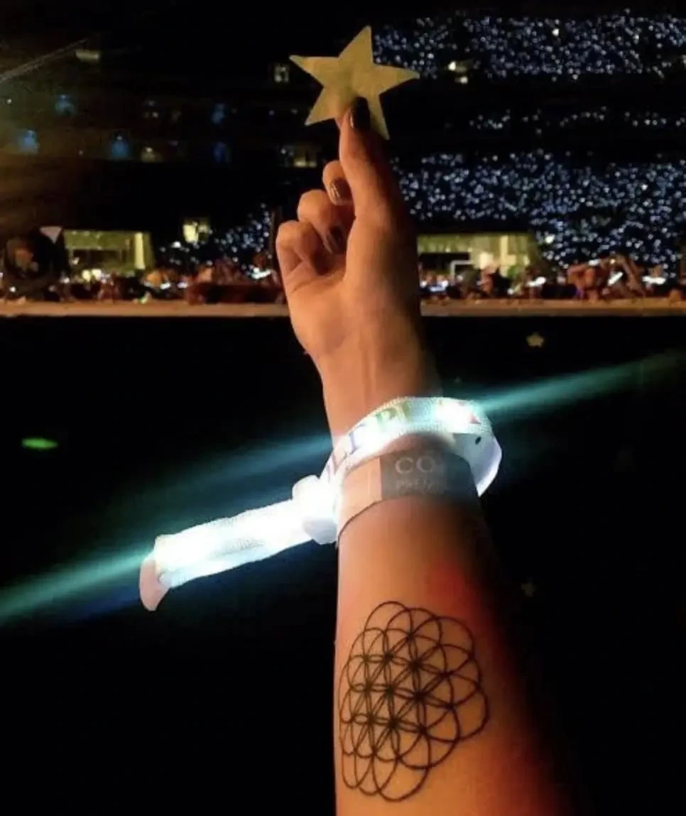 콜드 플레이 콘서트 팔찌 회수율(한일전) | 인스티즈