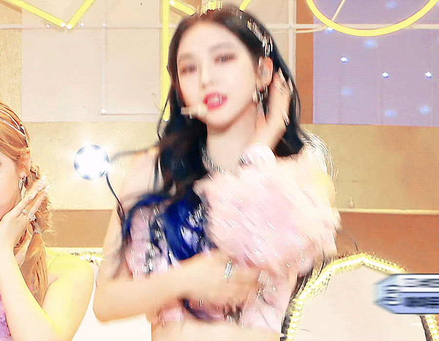 카리나 vs 카즈하 | 인스티즈