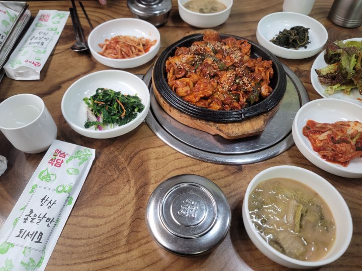 부대찌개 맛집인데 두루치기도 일품인 맘은 콩밭에 - 　다녀왔어요 (전주) - 전주 맛집 부대찌개 맛집인데 두루치기도 일품인 맘은 콩밭에