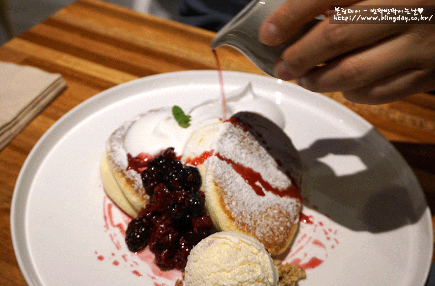 점심에 보는 수플레 팬케이크.gif | 인스티즈