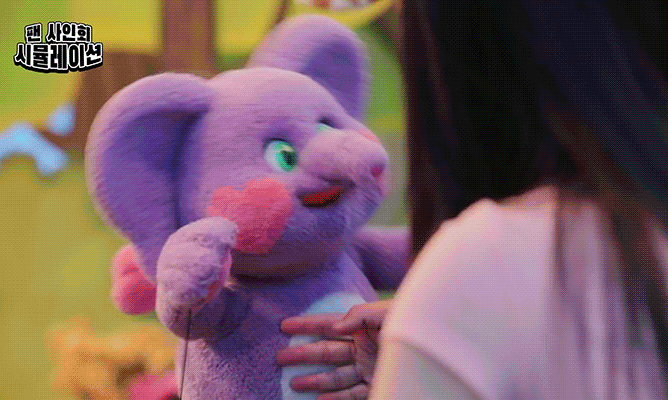 팬싸에 온 팬 저지하는 경호원과 광희.jpgif | 인스티즈