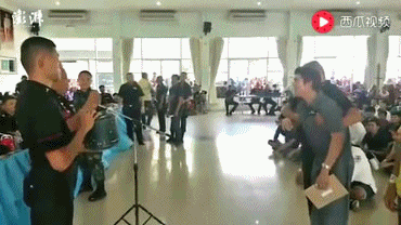 제비뽑기로 군대 가는 태국.gif | 인스티즈