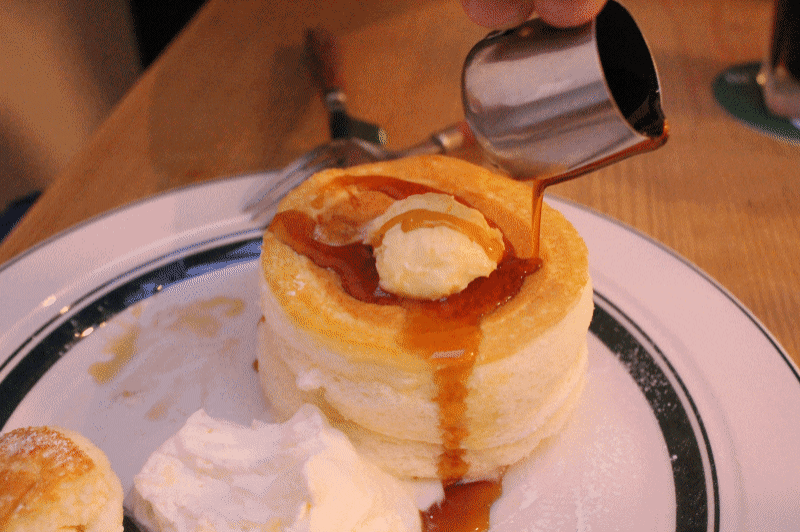 점심에 보는 수플레 팬케이크.gif | 인스티즈