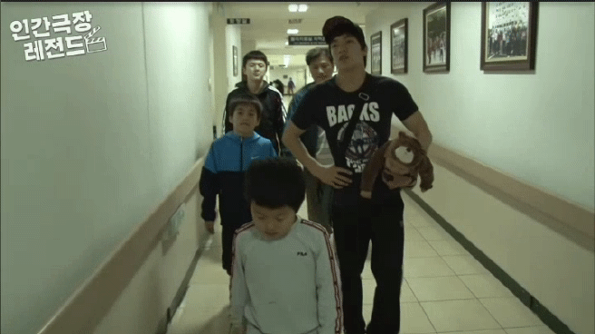 고3 맏형이 막내안고 가는법 의 진실 | 인스티즈