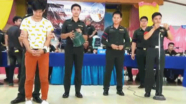 제비뽑기로 군대 가는 태국.gif | 인스티즈
