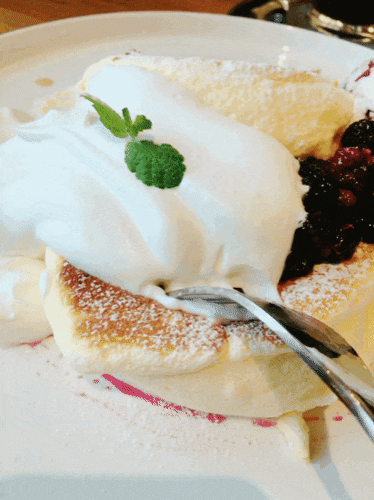 점심에 보는 수플레 팬케이크.gif | 인스티즈