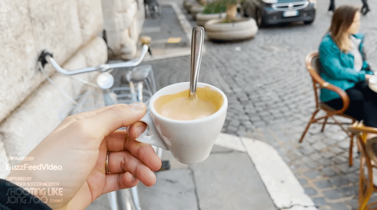 세계 9개국의 커피를 즐기는 방식.gif | 인스티즈