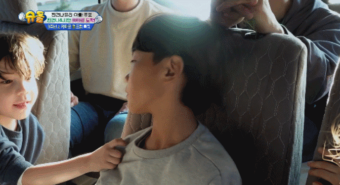 낯가림 전혀 없는 박주호네 찐건나블리 감당하기가 힘든 9살 시안이(구 빠기) ㅋㅋㅋㅋㅋ.jpg | 인스티즈