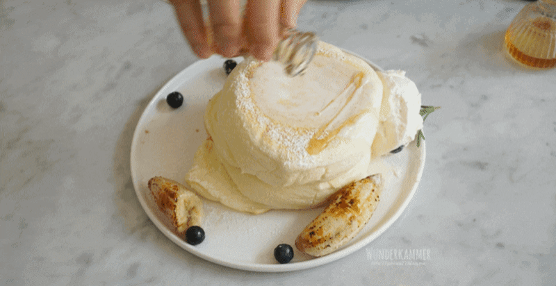 점심에 보는 수플레 팬케이크.gif | 인스티즈