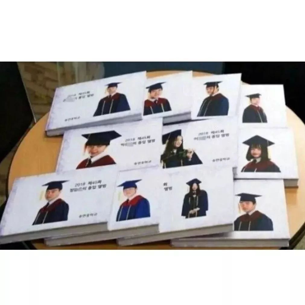 졸업생이 11명뿐인 중학교의 졸업앨범 | 인스티즈