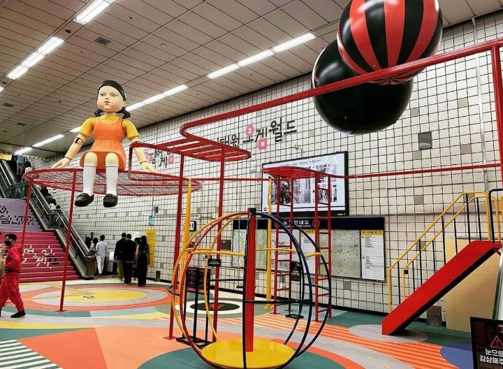 이태원역에 설치했던 오징어 게임 체험존...JPG | 인스티즈