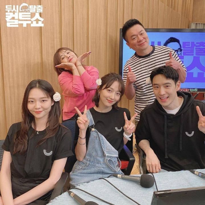 시청률 15% 공약 실행하는 모범택시 배우들 (현타와서 터진 이제훈과 꿋꿋한 이솜JPGIF | 인스티즈