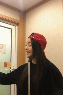 [브레이브걸스] 드럼치면서 롤린 부르는 꼬북좌.GIF | 인스티즈