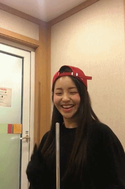 [브레이브걸스] 드럼치면서 롤린 부르는 꼬북좌.GIF | 인스티즈
