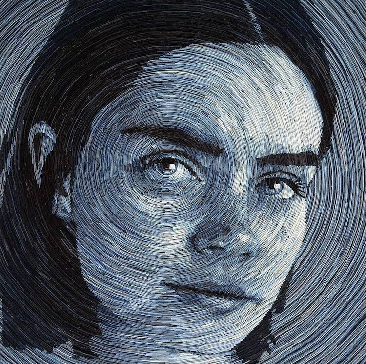 한유라 유튜브에 달린 정형돈 댓글버려진 청바지로 만든 사실적인 초상화 | 인스티즈