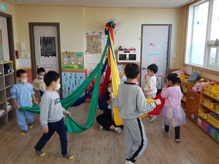 길쌈놀이🎊 - 구경오세요~♥(｡◕ฺˇε ˇ◕ฺ｡)♥ - 금동이어린이집 길쌈놀이🎊