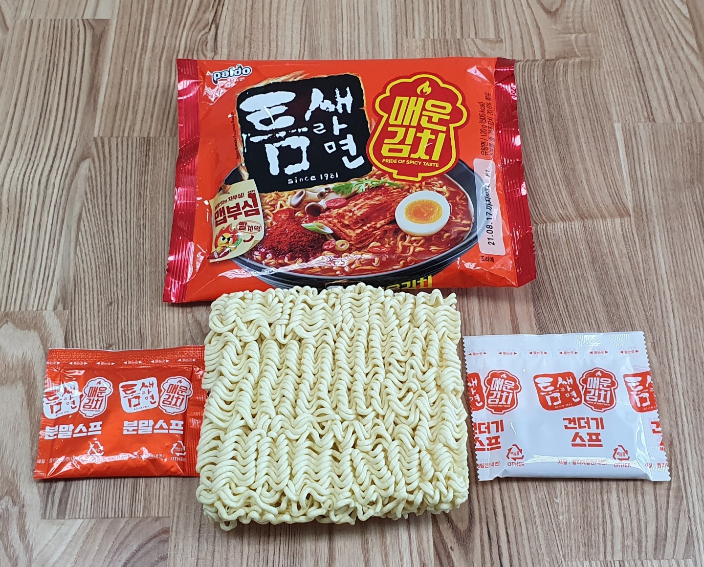 틈새라면 이미지